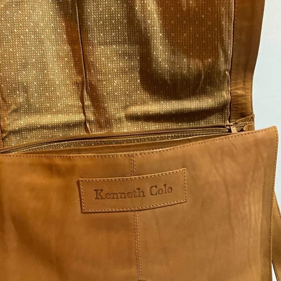 Kenneth Cole Unisex Brown leather messenger bag - Picture 5 of 13